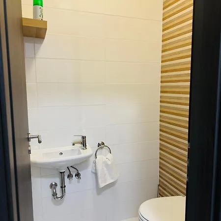Leda Apartmanok 1-2 Siofok Aranypart Exterior photo