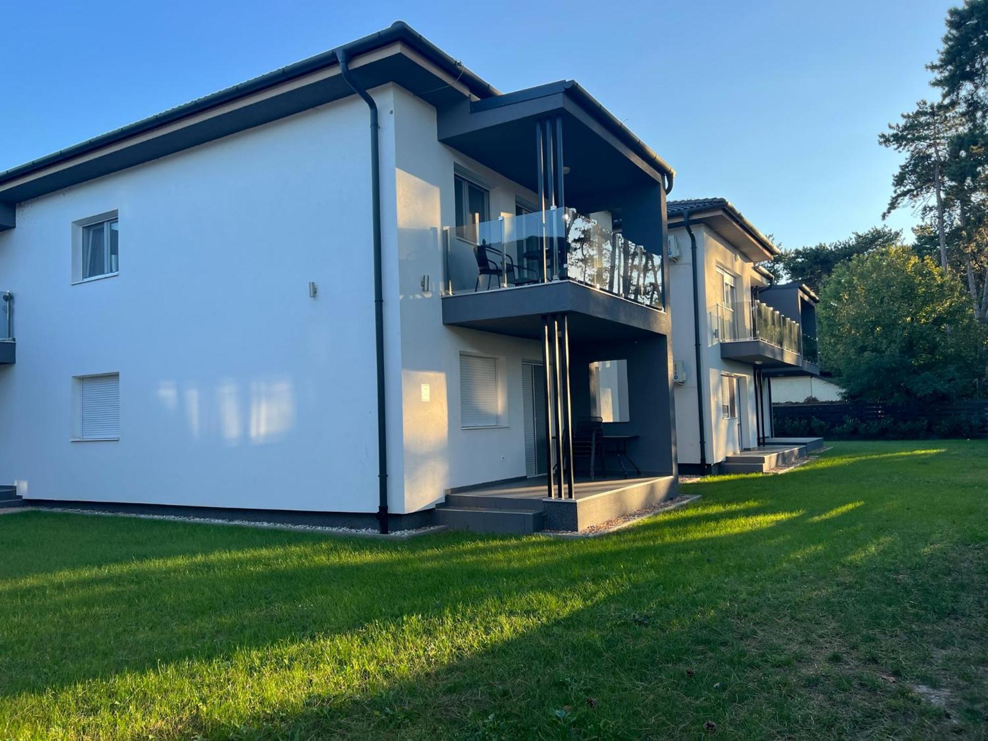 Leda 1-2 Aranypart Apartamento