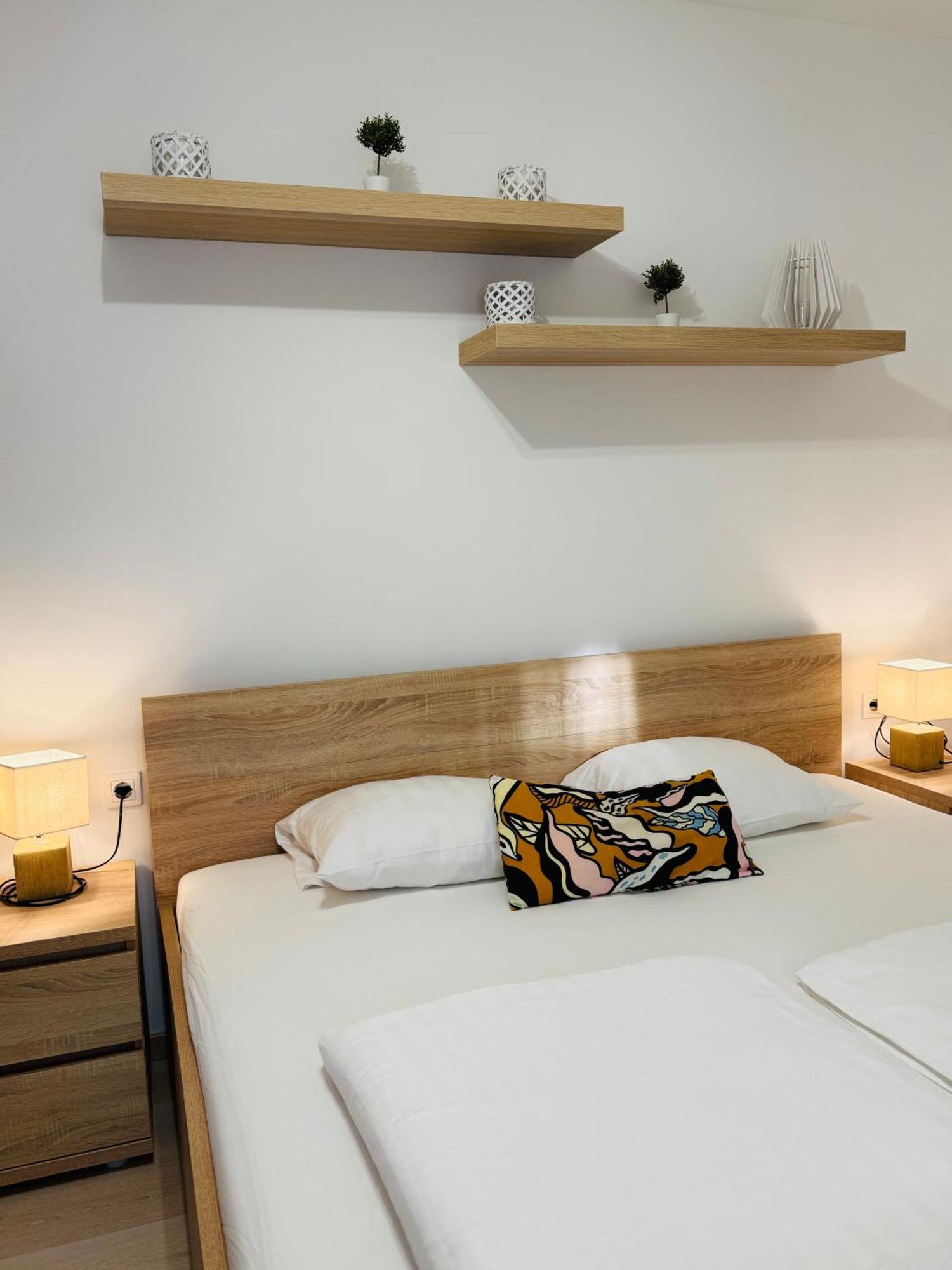 Leda 1-2 Aranypart Apartamento *